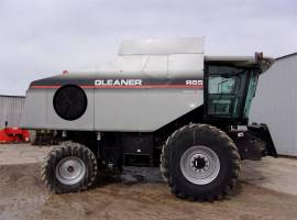 2003 Gleaner R65 Combine