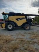 2002 New Holland CR960A Combine
