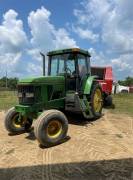 1996 John Deere 7200 Tractor